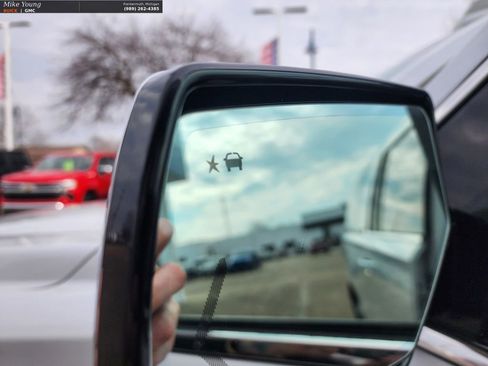 Used 2016 Chevrolet Suburban LTZ image 32