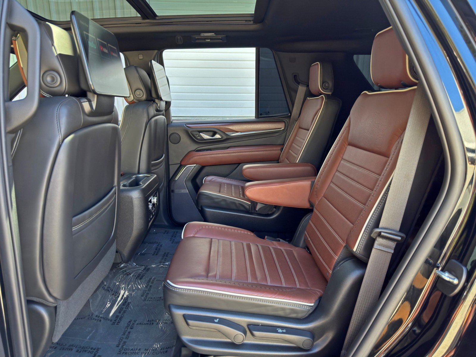 Used 2023 GMC Yukon Denali Ultimate AWD/4WD image 47