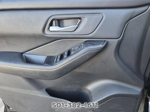 Used 2025 Nissan Rogue SV FWD image 28