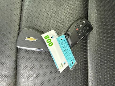 Used 2024 Chevrolet Suburban Premier w/ Premium Package AWD/4WD image 9