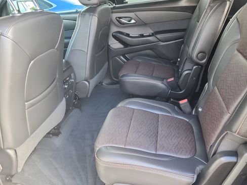 Used 2023 Chevrolet Traverse High Country AWD/4WD image 11