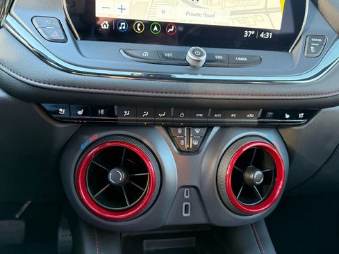 Used 2023 Chevrolet Blazer RS w/ Enhanced Convenience Package image 21