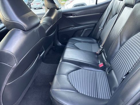 Used 2024 Toyota Camry SE image 11