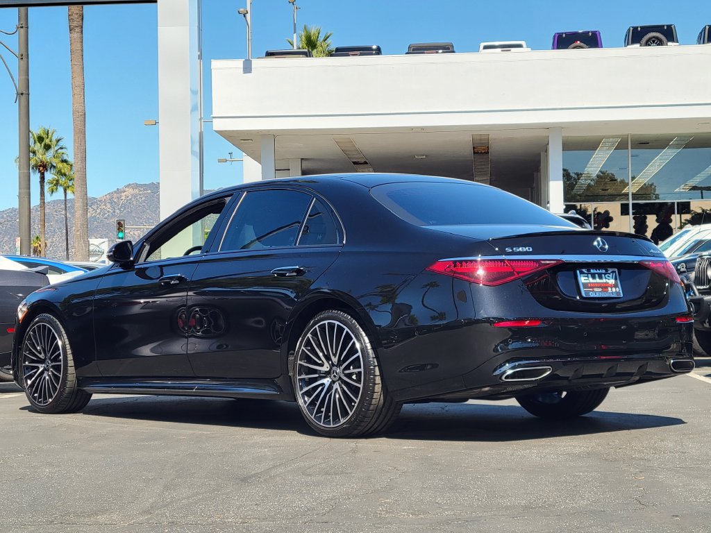 Used 2024 Mercedes-Benz S 580 4MATIC Sedan image 2
