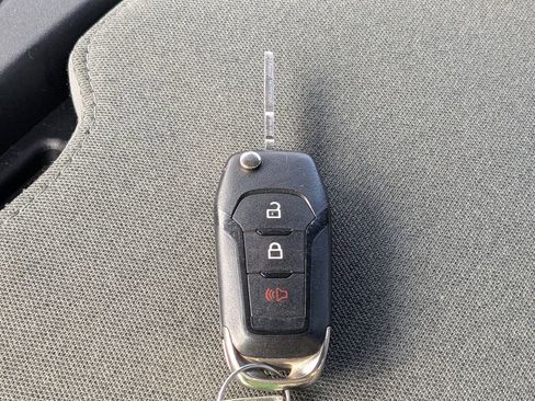 Used 2025 Ford F250 XLT image 32