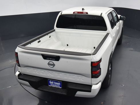 Certified 2025 Nissan Frontier SV image 36
