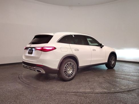 Used 2026 Mercedes-Benz GLC 300 image 9