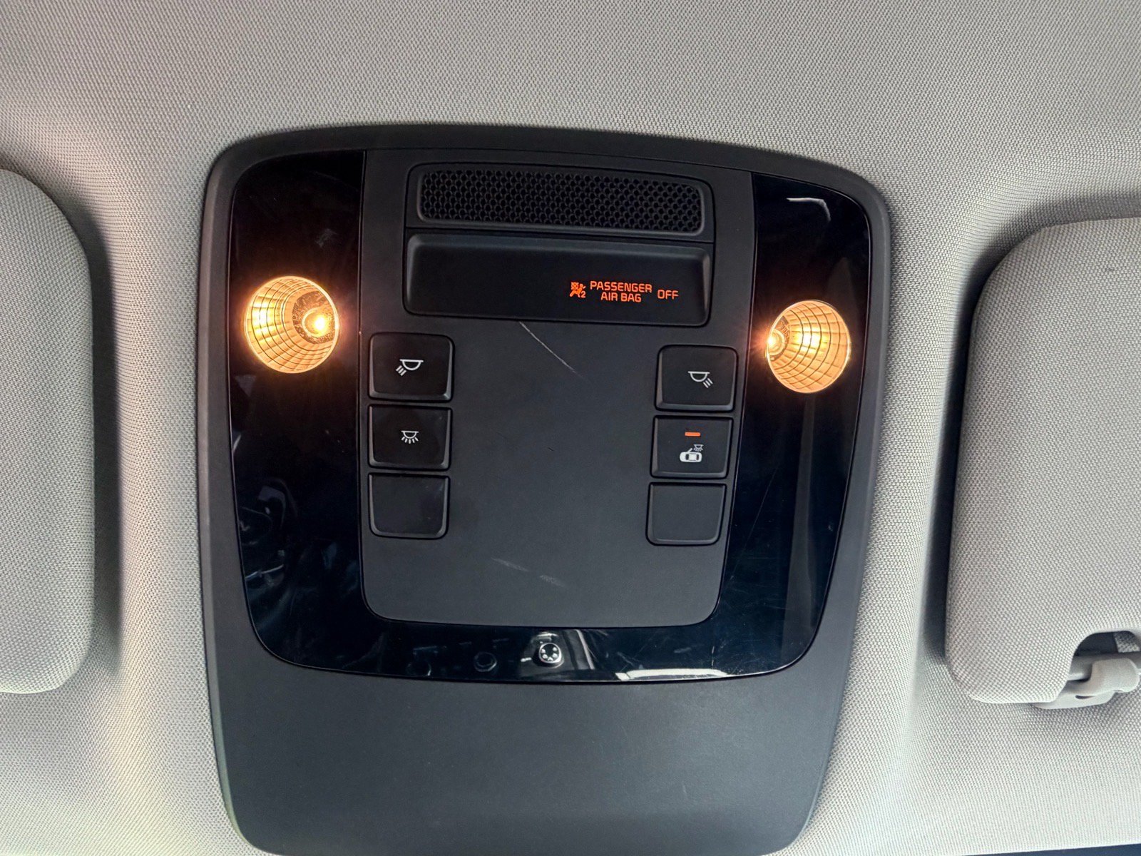 Used 2024 Kia Carnival LX FWD image 40