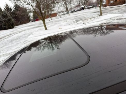 Used 2021 Hyundai Elantra SEL w/ Convenience + Premium Package image 13