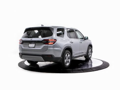 Used 2024 Honda Pilot EX-L image 7