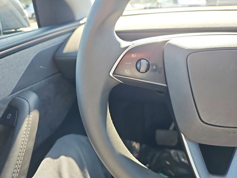 Used 2026 Tesla Model Y Premium image 18