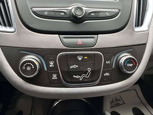 Used 2017 Chevrolet Malibu LT w/ LPO, Convenience Package 2 image 24