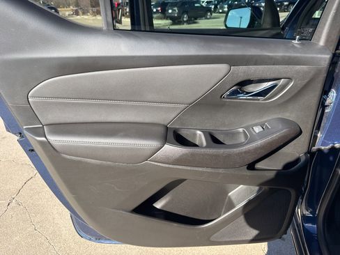 Used 2023 Chevrolet Traverse LT image 26