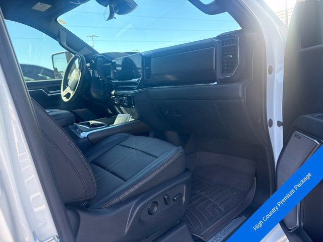 Used 2024 Chevrolet Silverado 2500 High Country w/ High Country Premium Package AWD/4WD image 5