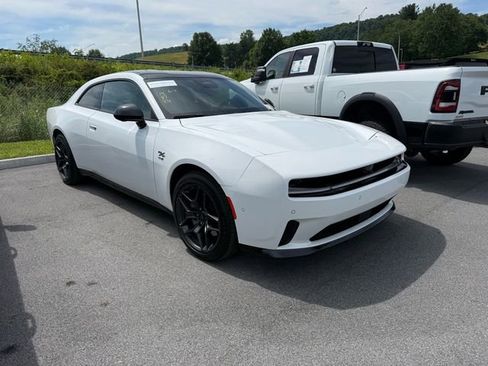 Used 2024 Dodge Charger Daytona R/T w/ Plus Group AWD/4WD image 12