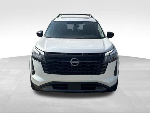 New 2026 Nissan Pathfinder SL FWD image 2