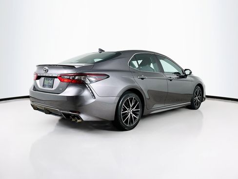 Used 2024 Toyota Camry SE image 9