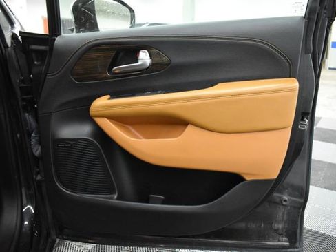 Used 2022 Chrysler Pacifica Pinnacle image 43