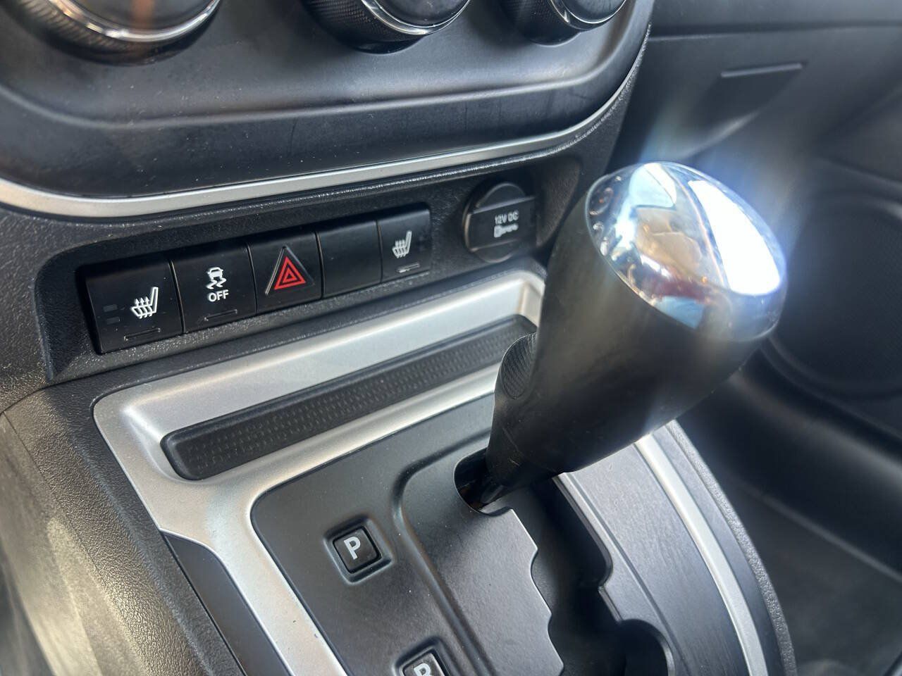 Used 2017 Jeep Compass Latitude FWD image 18