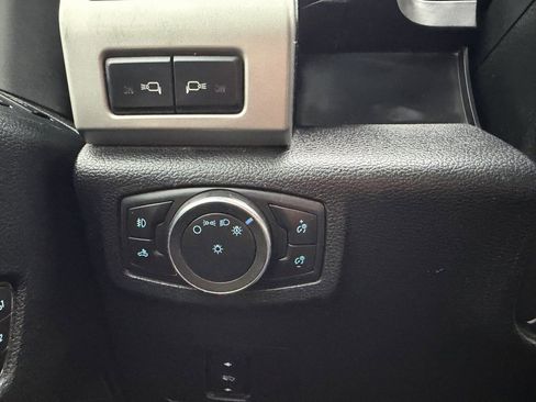 Used 2020 Ford F250 Lariat w/ Lariat Value Package image 40