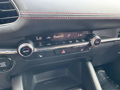 Used 2024 MAZDA MAZDA3 s image 24