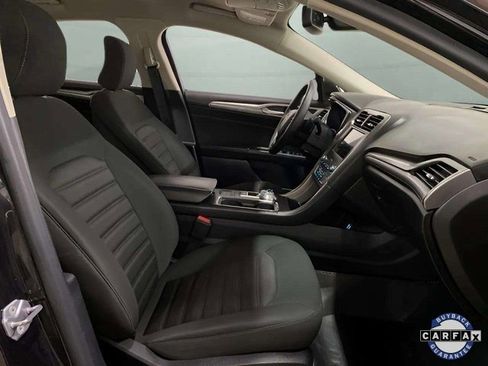 Used 2019 Ford Fusion SE image 22