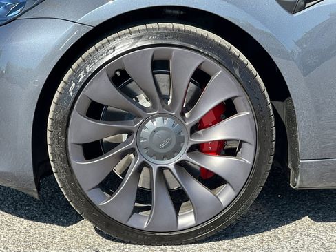 Used 2022 Tesla Model 3 Performance image 12