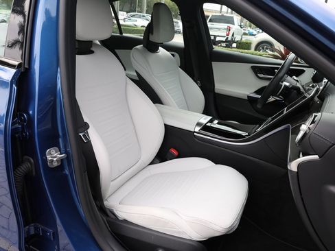 Used 2023 Mercedes-Benz C 300 Sedan image 23