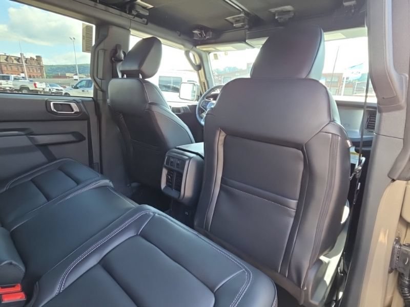 New 2026 Ford Bronco Outer Banks w/ Sasquatch Package AWD/4WD image 18
