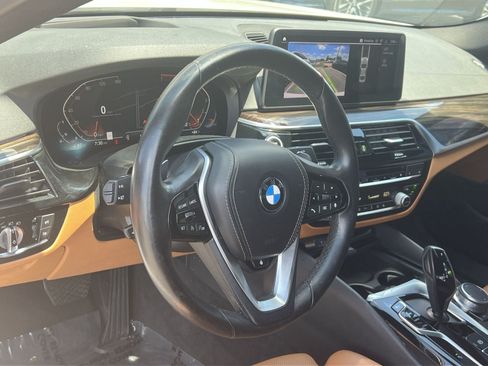 Used 2021 BMW 530i xDrive w/ Premium Package AWD/4WD image 17