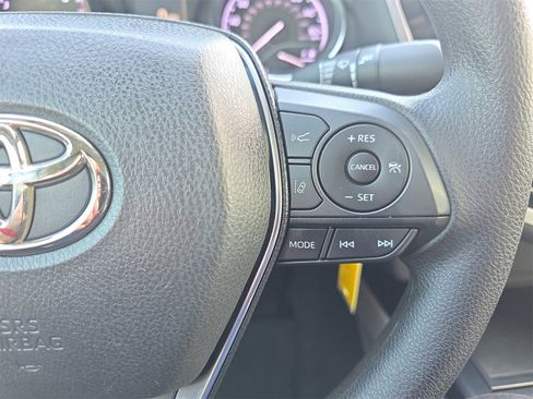 Used 2019 Toyota Camry LE image 17