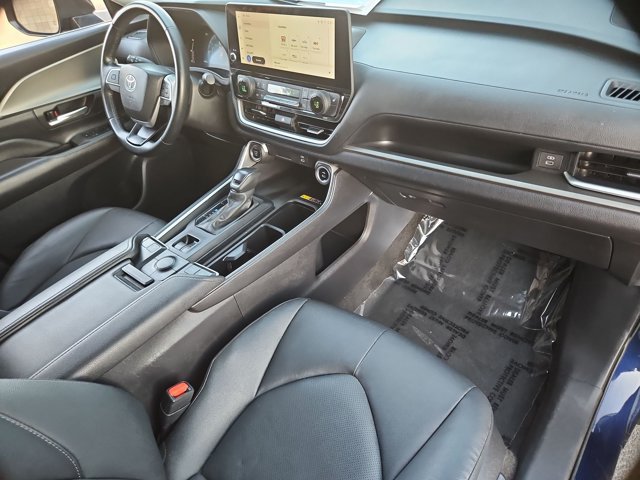 Used 2025 Toyota Grand Highlander AWD image 28