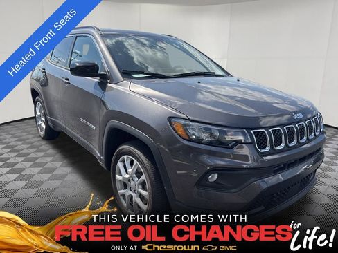 Used 2023 Jeep Compass Latitude image 7