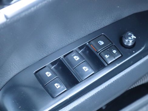 Used 2019 Toyota Camry SE image 50