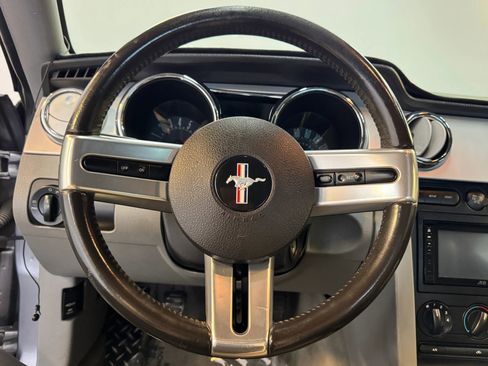 Used 2006 Ford Mustang GT Premium image 16