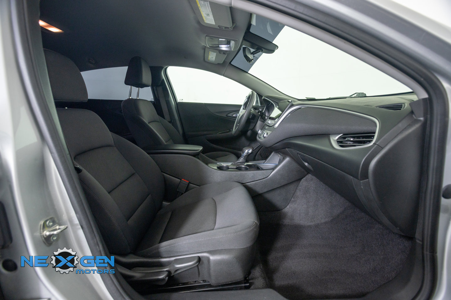 Used 2022 Chevrolet Malibu LT FWD image 41