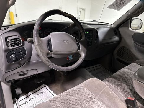 Used 2002 Ford F150 Lariat image 10