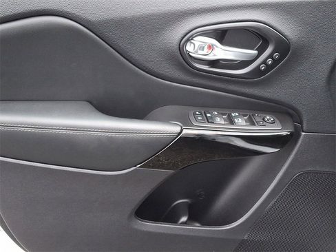 Used 2023 Jeep Cherokee Altitude Lux w/ Lux Elite Package image 13