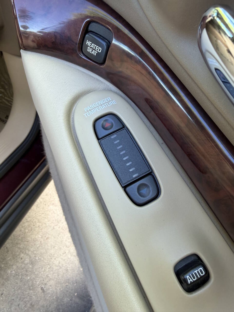Used 2004 Buick Le Sabre Limited w/ Gran Touring Package FWD image 18