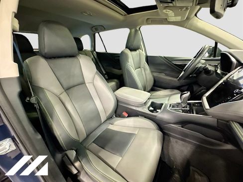 Used 2025 Subaru Outback Onyx Edition AWD/4WD image 31