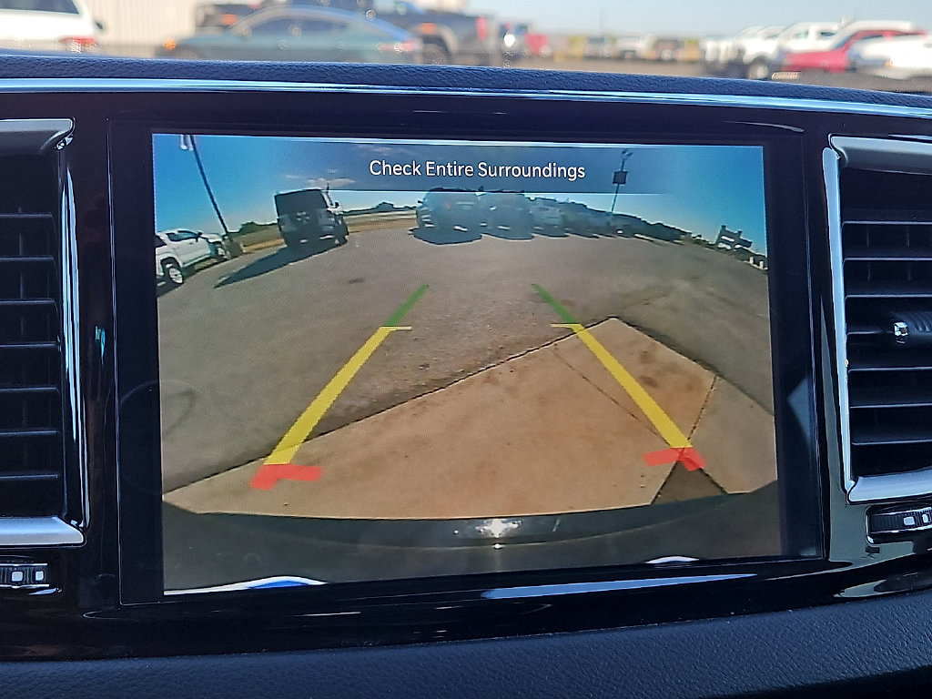 Used 2024 Chrysler Pacifica Touring-L FWD image 27