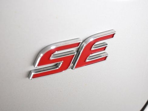 Used 2023 Toyota Corolla SE w/ Carpet Mat Package (TMS) FWD image 32