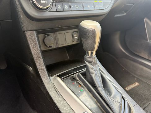 Used 2014 Toyota Corolla LE FWD image 13