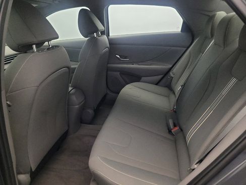 Used 2023 Hyundai Elantra SEL image 18