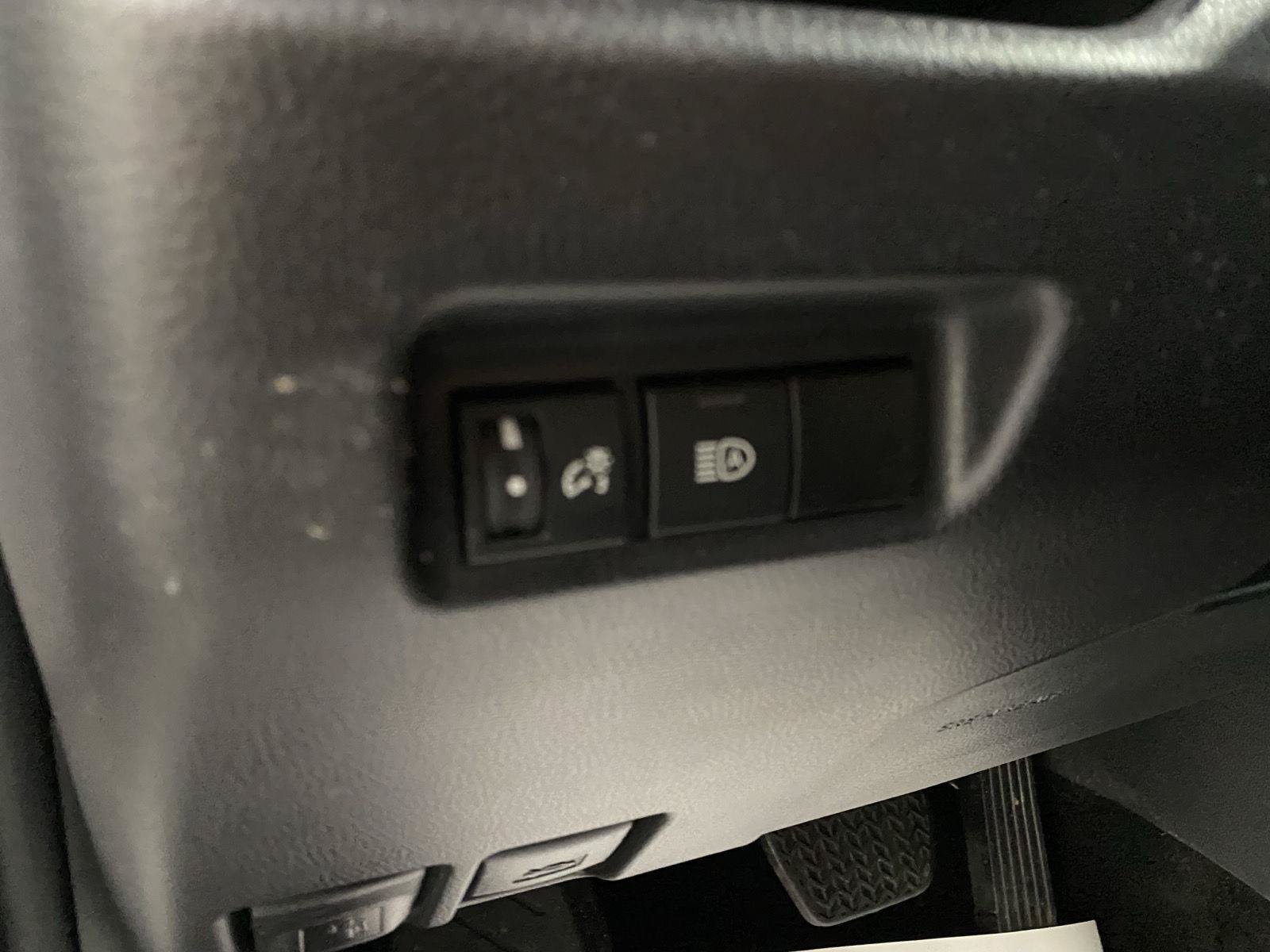 Certified 2025 Toyota RAV4 LE AWD/4WD image 22