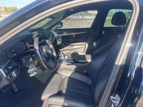 Used 2023 BMW 530e w/ M Sport Package image 13