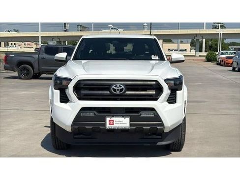 Certified 2024 Toyota Tacoma SR5 AWD/4WD image 8