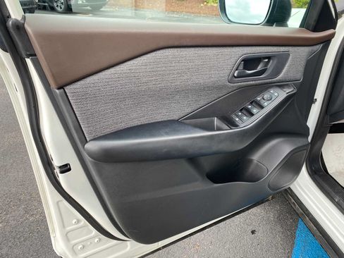 Used 2023 Nissan Rogue S AWD/4WD image 31
