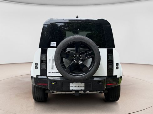 New 2026 Land Rover Defender 110 X-Dynamic SE AWD/4WD image 4