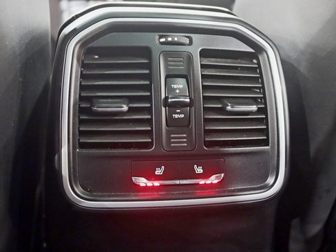 Used 2018 Porsche Macan GTS image 25